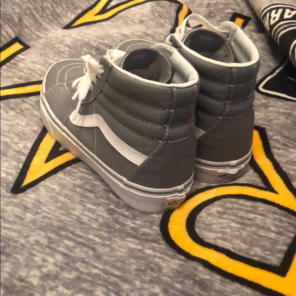 VANS! - Picture 2 of 4